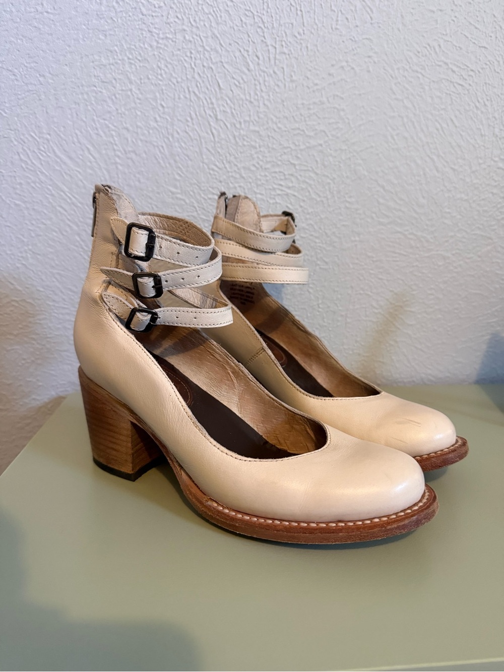 Freebird Randi, Cream, Size 7 - Picture 1 of 6